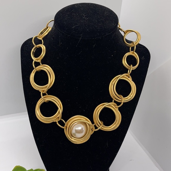 Norma Jean Vintage pearl necklace & earring set - Picture 2 of 10